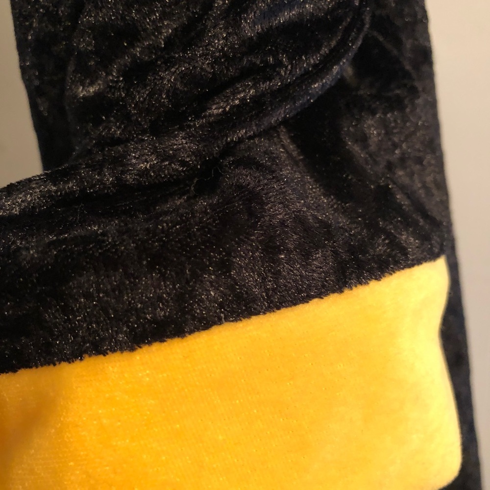 Velvet Robe - Picture 4 of 4